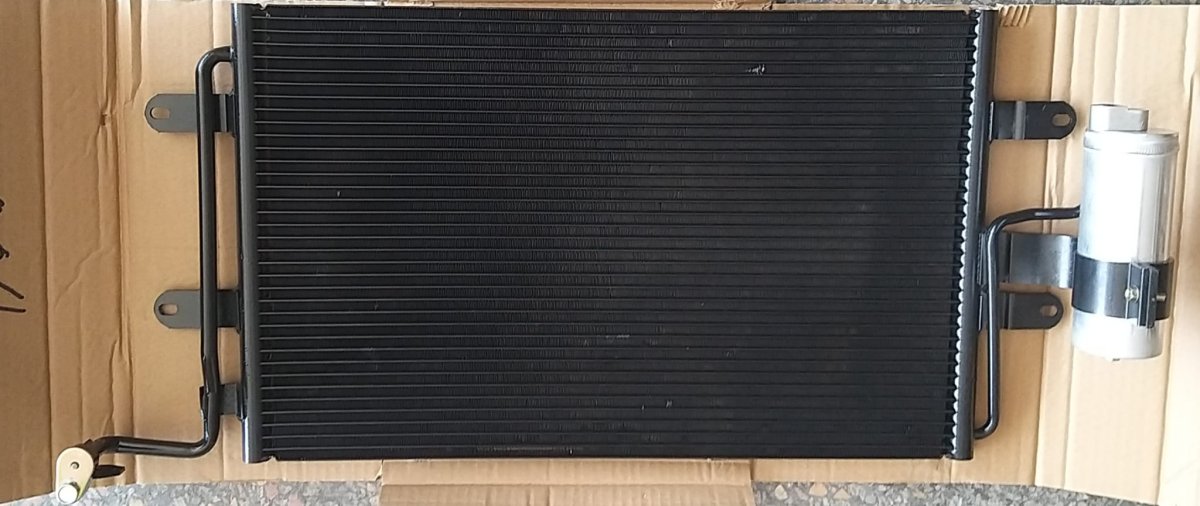 860004 GOLF BORA 4 CONDANSER